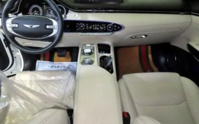 수원경차중고차 GV70 2.5T 가솔린 2WD 매물 사진 10 - 2023/12 28,728km