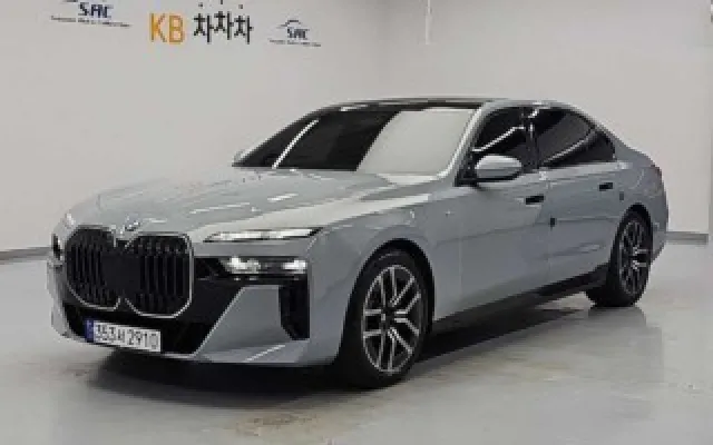 수원경차중고차 7시리즈 (G70) 740i sDrive M 스포츠 매물 사진 12 - 2023/09 21,644km